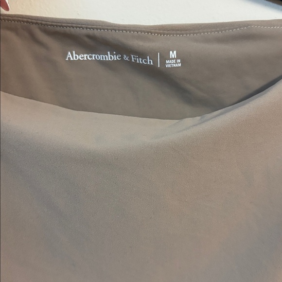 Abercrombie & Fitch Sculpt Matte Seamless Slash Scoop-Back Bodysuit size M - Picture 4 of 5